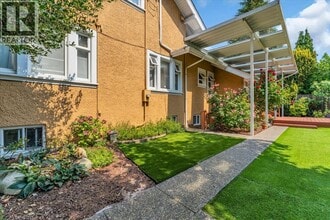 Building Photo - 1476 W 33rd Ave