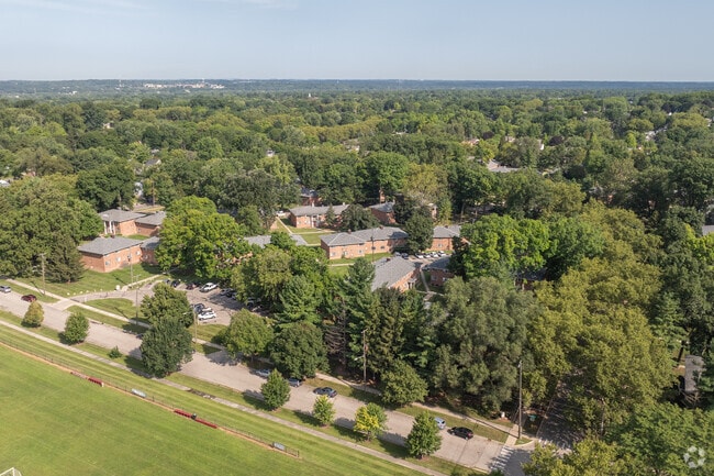 Aerial Photo - Oakview Apartments