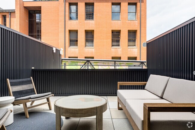 0BR, 1BA - 463SF - Residences at Market Station