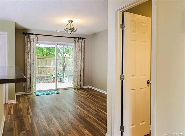 Building Photo - 1 Dogwood Ln