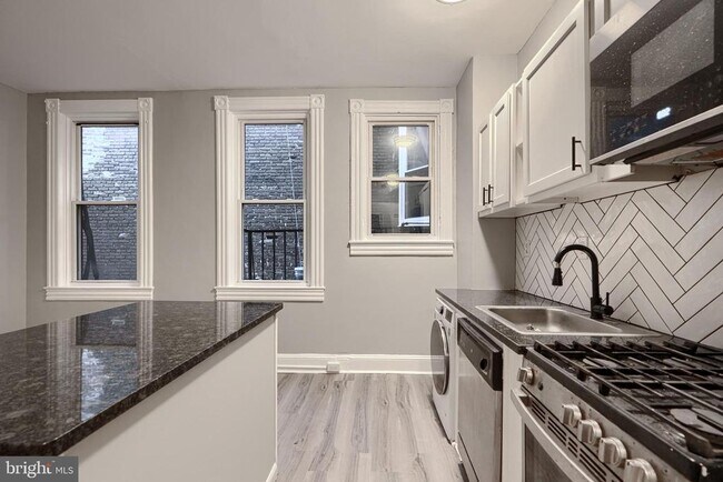 Foto del edificio - 1311 N Calvert St