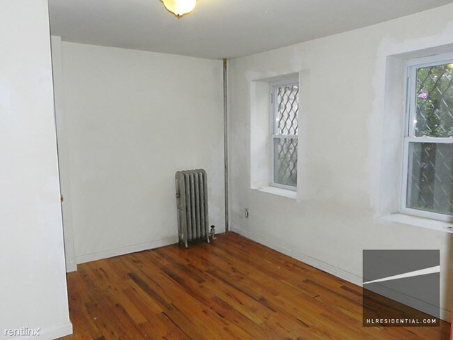 Building Photo - 477 Willoughby Ave