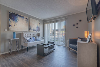 Monterra Ridge Apartments photo'