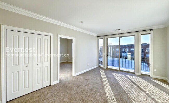 Building Photo - 925 Ingleside Ave