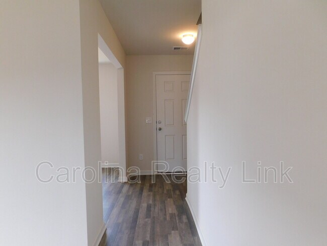 Building Photo - 4027 Lake Russell Dr