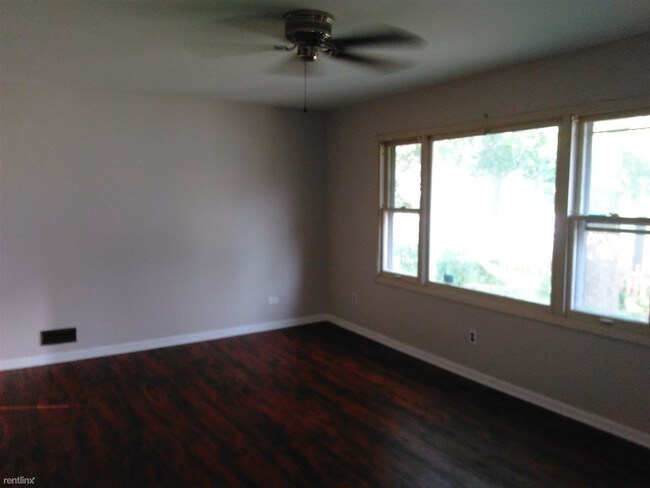 Building Photo - 2733 Yeoman St
