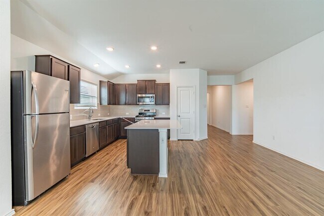 Foto del edificio - 322 Arnage Dr