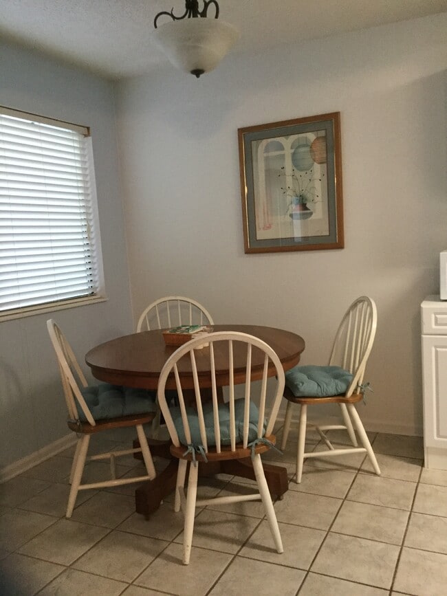 Building Photo - 2574 Forest Ridge Dr
