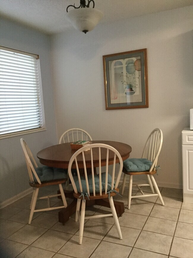 Foto del edificio - 2574 Forest Ridge Dr