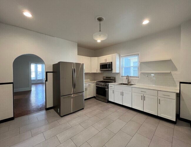 Kitchen - 60 Wood St