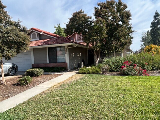 Foto del edificio - Beautiful 3 Bedroom 2 Bath Home in Redlands!