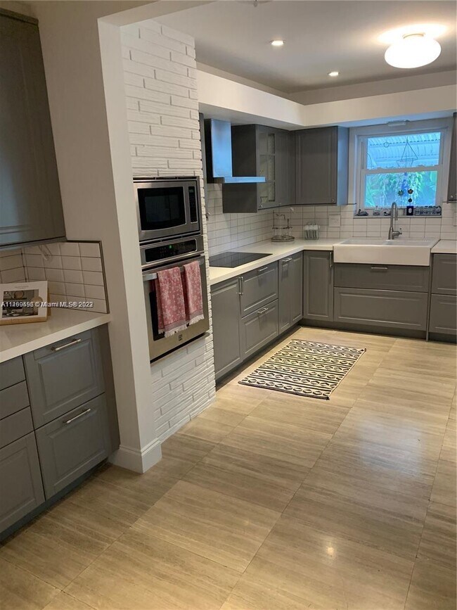 Foto del edificio - 615 N 46th Ave