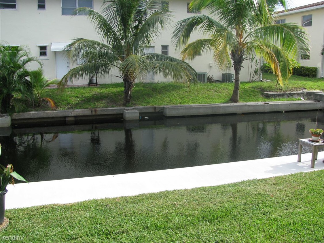 Primary Photo - 2690 NE 56th Ct