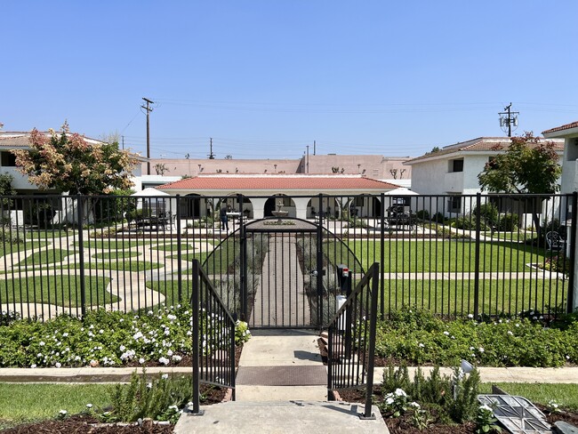 Foto del edificio - La Casa Brea Apartments