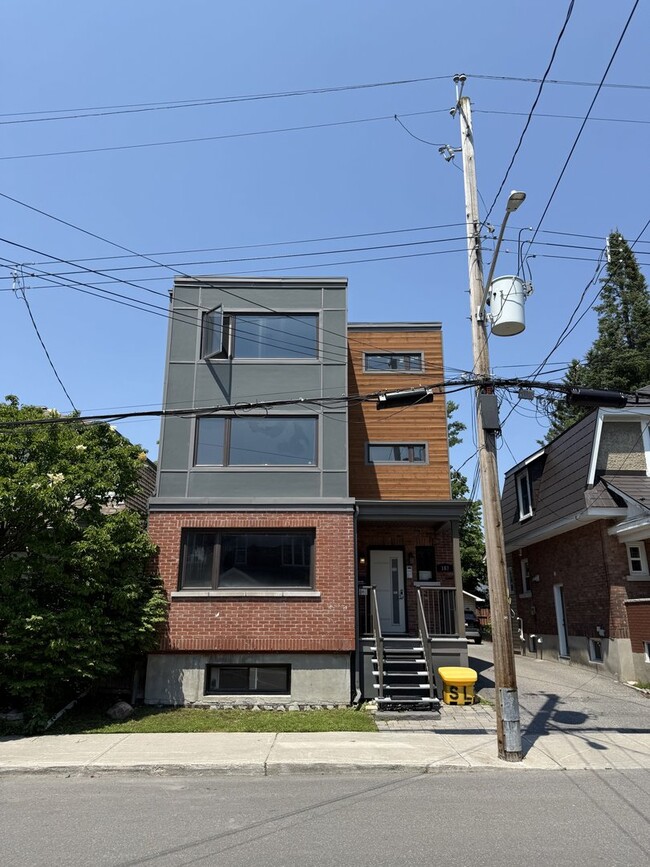 Building Photo - 167 Aylmer Ave