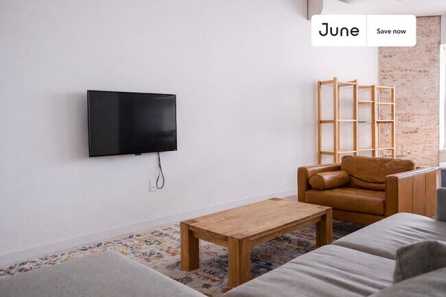 Foto del edificio - 455 Rogers Ave