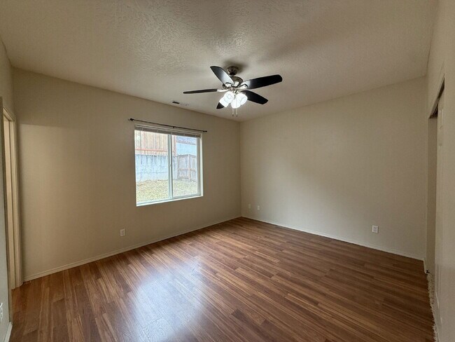 Building Photo - 1631 S 59th St