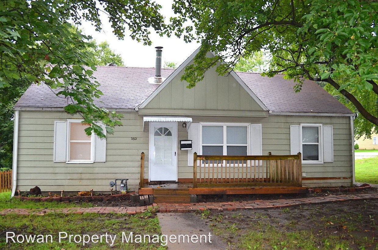 Primary Photo - 11601 E 58th Ter