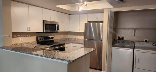 Building Photo - 4151 N Haverhill Rd