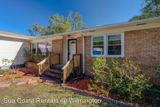 Building Photo - 4 br, 3 bath House - 505 Robert E.Lee Drive