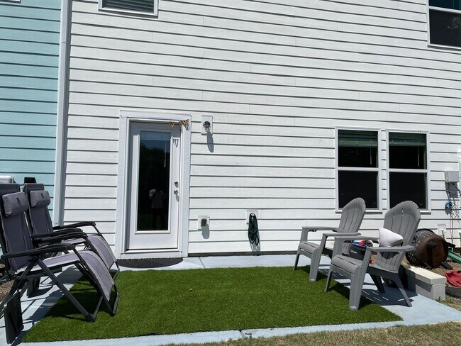 Foto del edificio - 5935 River Meadow Ct