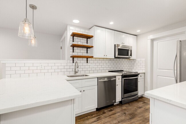 Foto del edificio - Modern 2 Bedroom 2 Bathroom Condo Close to Downtown Kirkland