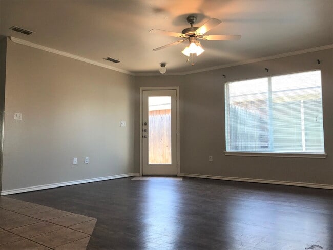 Building Photo - Pre-Leasing: 3 Bed / 3 Bath / 2-Car Garage Duplex