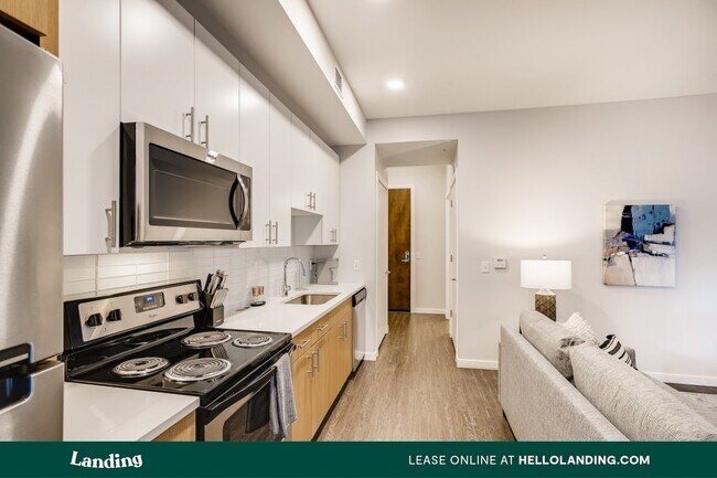 Foto del edificio - 2450 S University Blvd