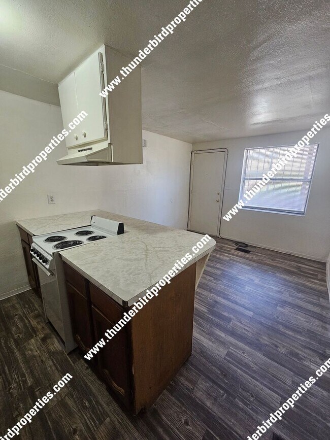 Foto del edificio - 1212 Lead Ave SE