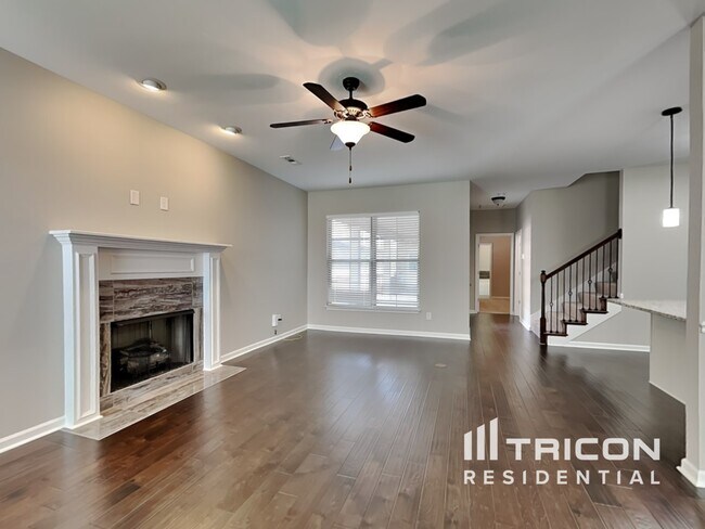 Foto del edificio - 1050 Paddock Park Cir