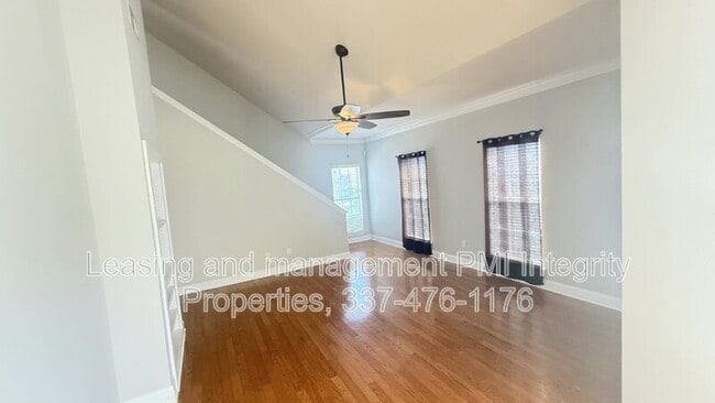 Building Photo - 4625 Burbank Dr