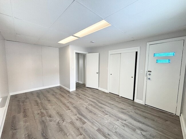 Building Photo - 3 Hadley Ct