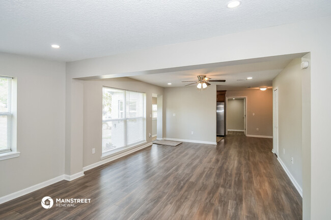 Building Photo - 8509 Addison Rd