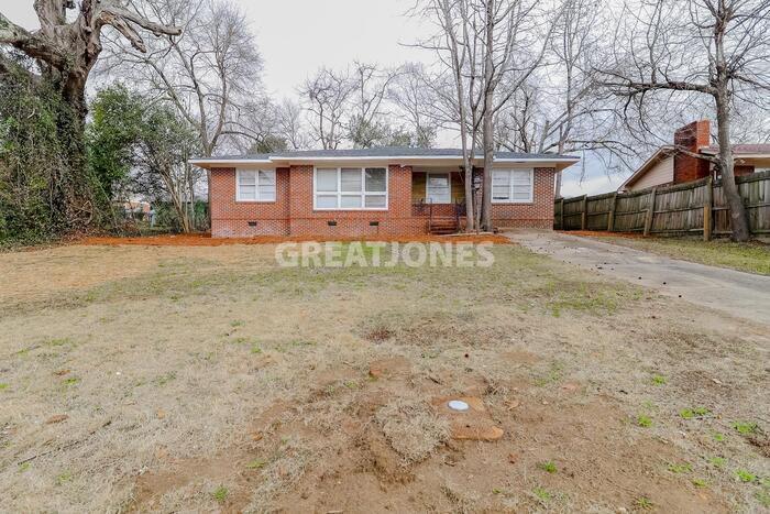 Primary Photo - 759 Moss Dr