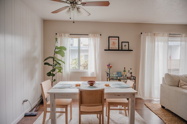 Foto del edificio - 340 Moss St