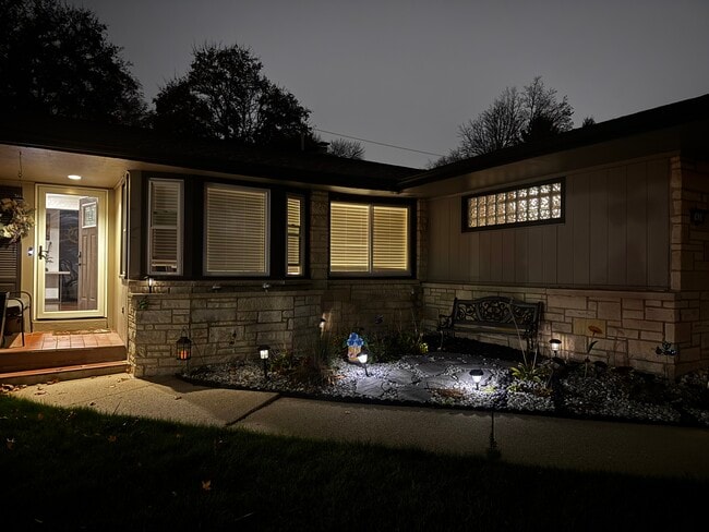 Foto del edificio - 7434 W Wisconsin Ave