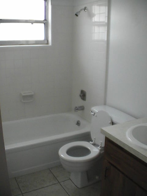 Building Photo - Beautiful 2x2 Downtown