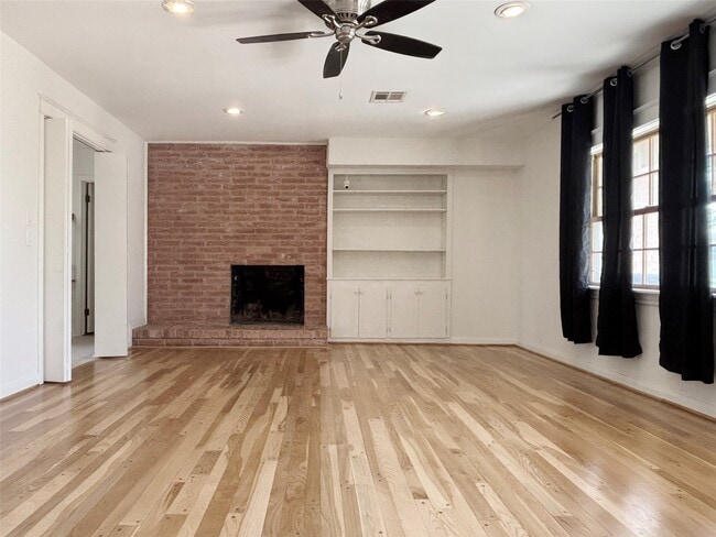 Building Photo - 12231 Beauregard Dr