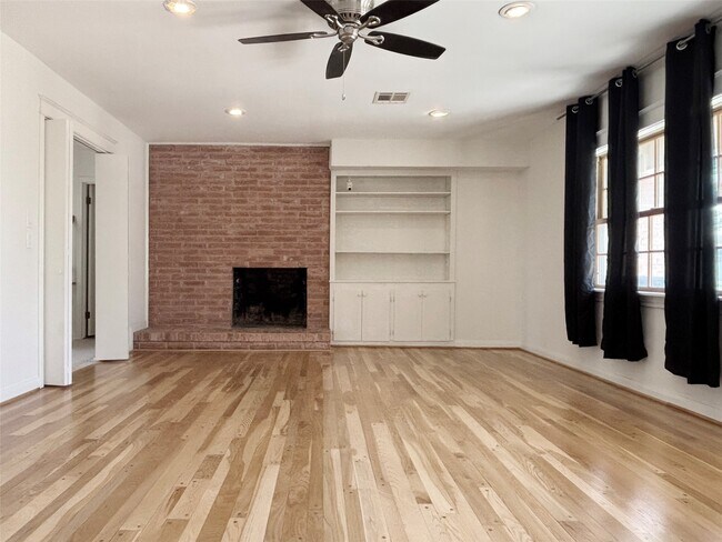 Foto del edificio - 12231 Beauregard Dr