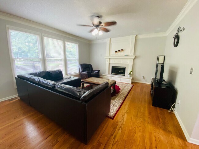 Foto del edificio - 14117 Parkhill Ln