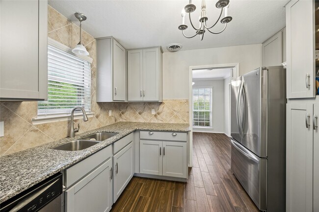 Foto del edificio - 5402 Queensloch Dr