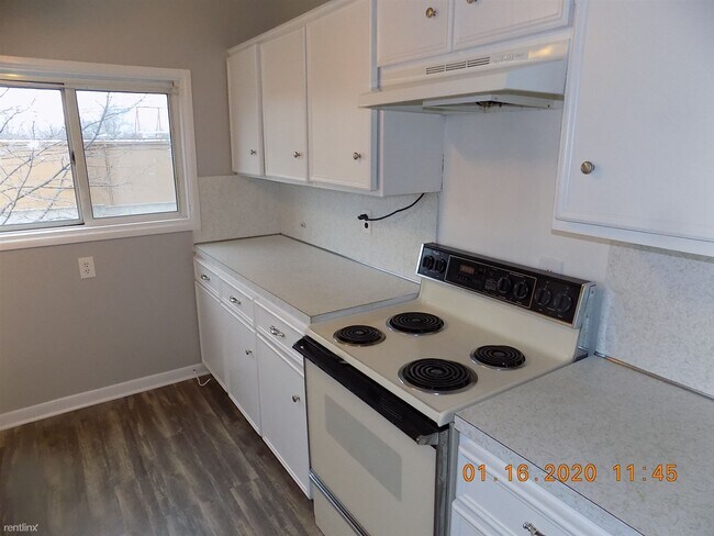 Building Photo - 2 br, 1 bath Condo - 19265 Rockcastle St