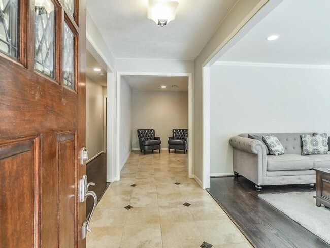 Foto del edificio - 8302 Pontiac Dr