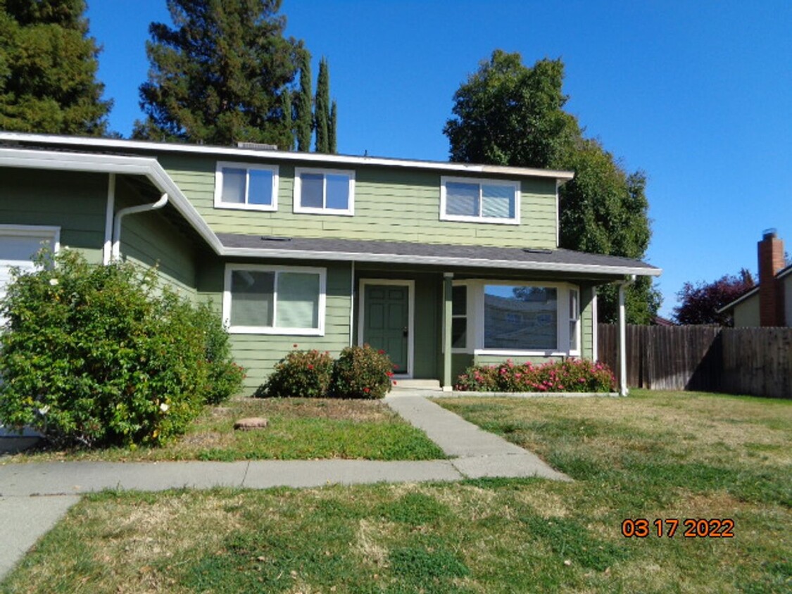 Foto principal - 107 NORTHPARK DR., VACAVILLE, CA 95688