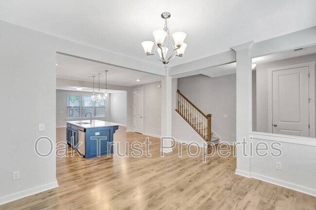 Building Photo - 113 Summer Tanager Dr