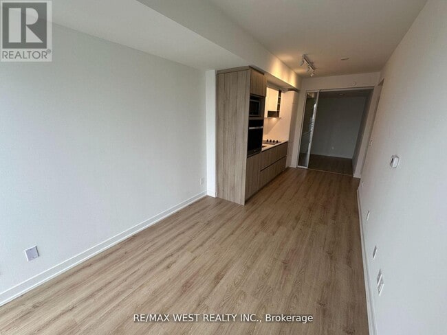 Building Photo - 319 Jarvis St