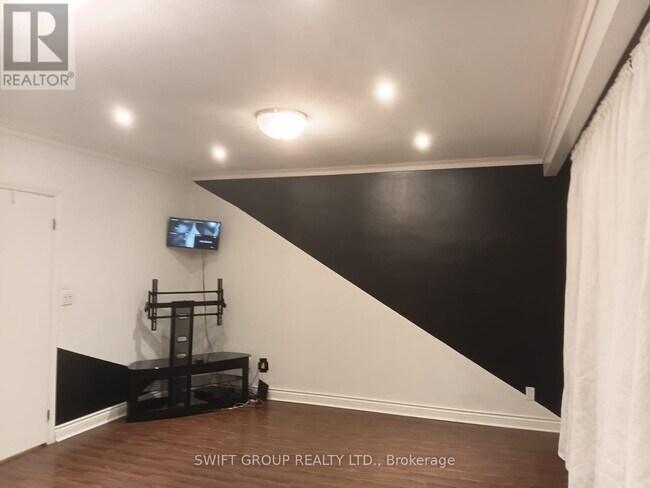 Building Photo - 8 Heatherglen Rd