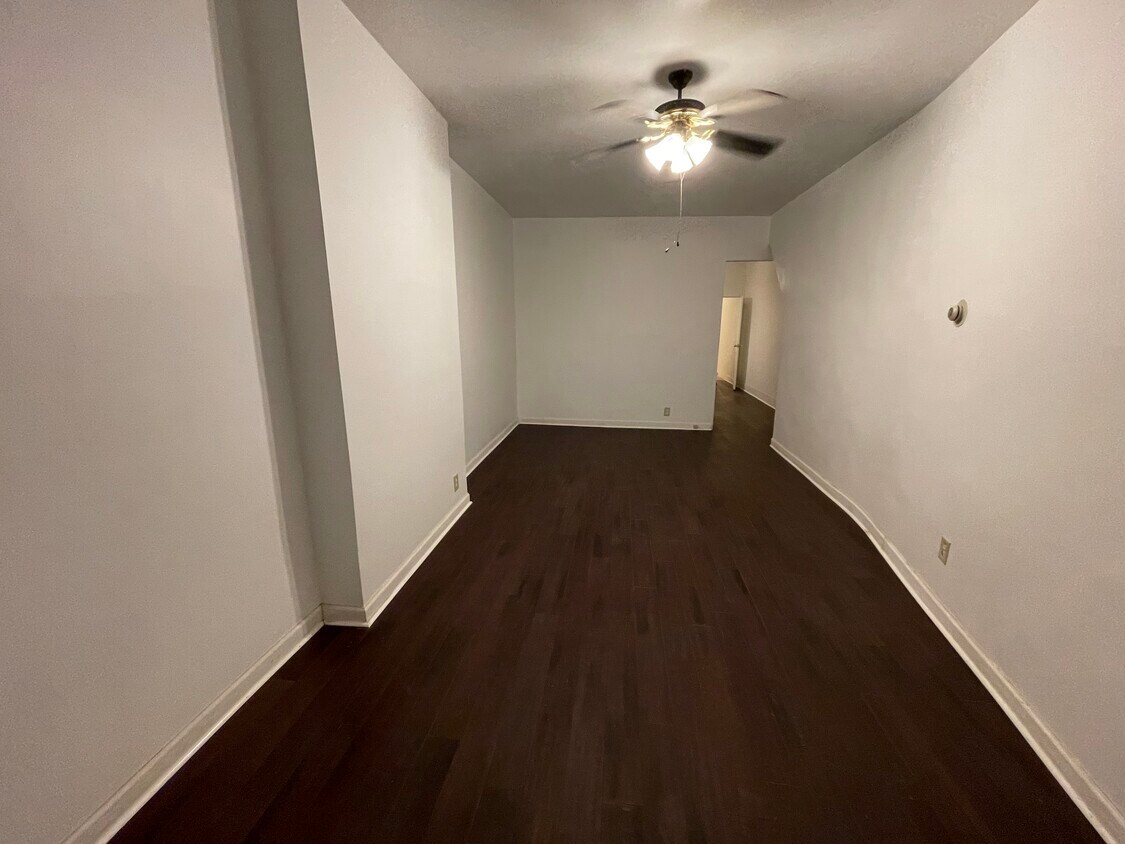 Living Room - 3053 Richmond St