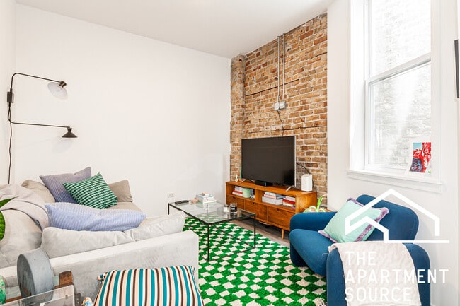 Photo - 2743 W Division St Apartment