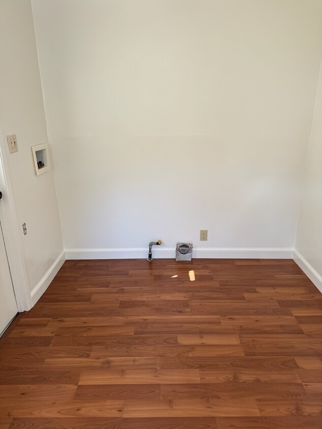 Building Photo - 117 W Mission St